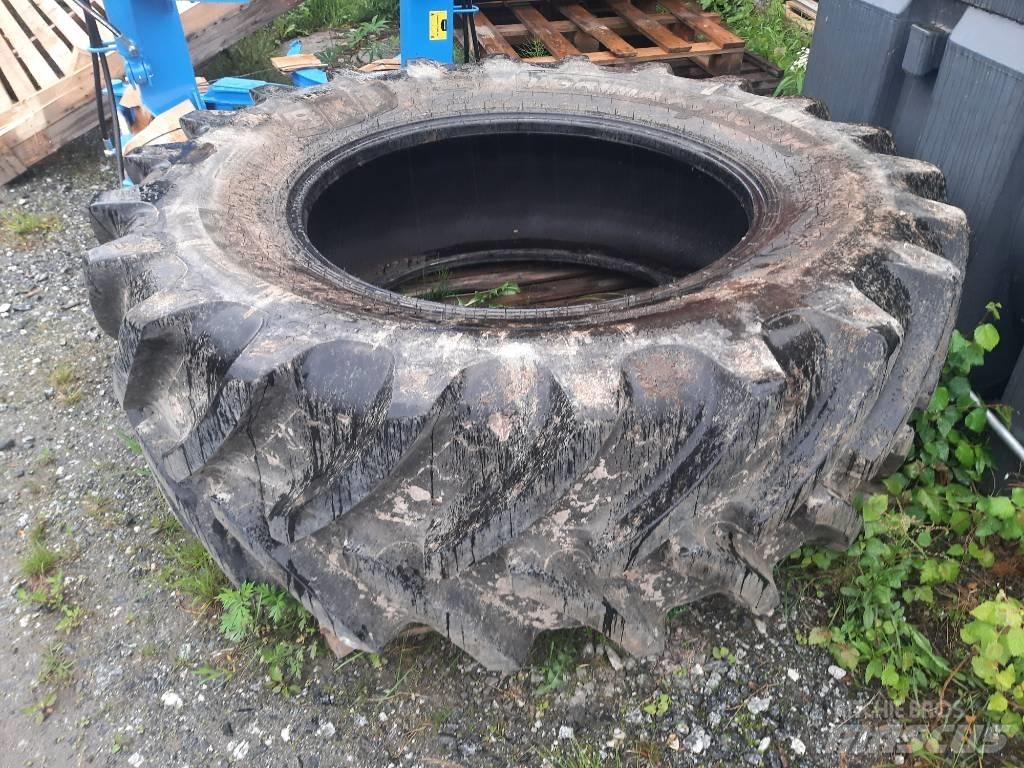 BKT 580/70R38 Riepas, riteņi un diski