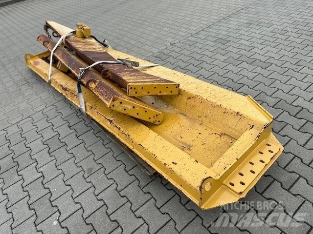 CAT 745 TAIL GATE Artikulētie pašizgāzēji