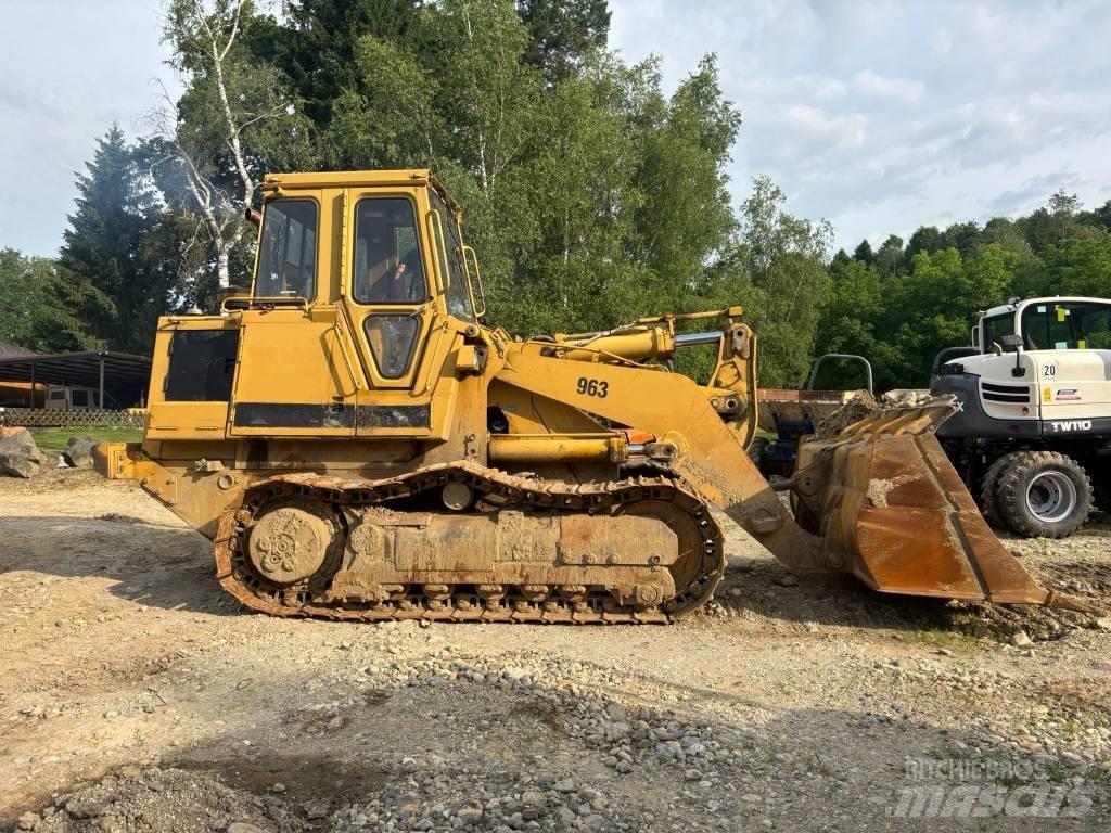CAT 963 Kāpurķēžu iekrāvēji