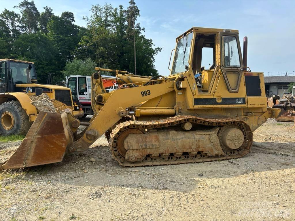 CAT 963 Kāpurķēžu iekrāvēji