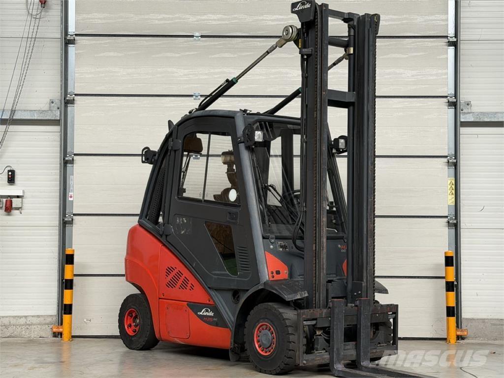 Linde H25D-02 Tehnika ar dīzeļa dzinēju