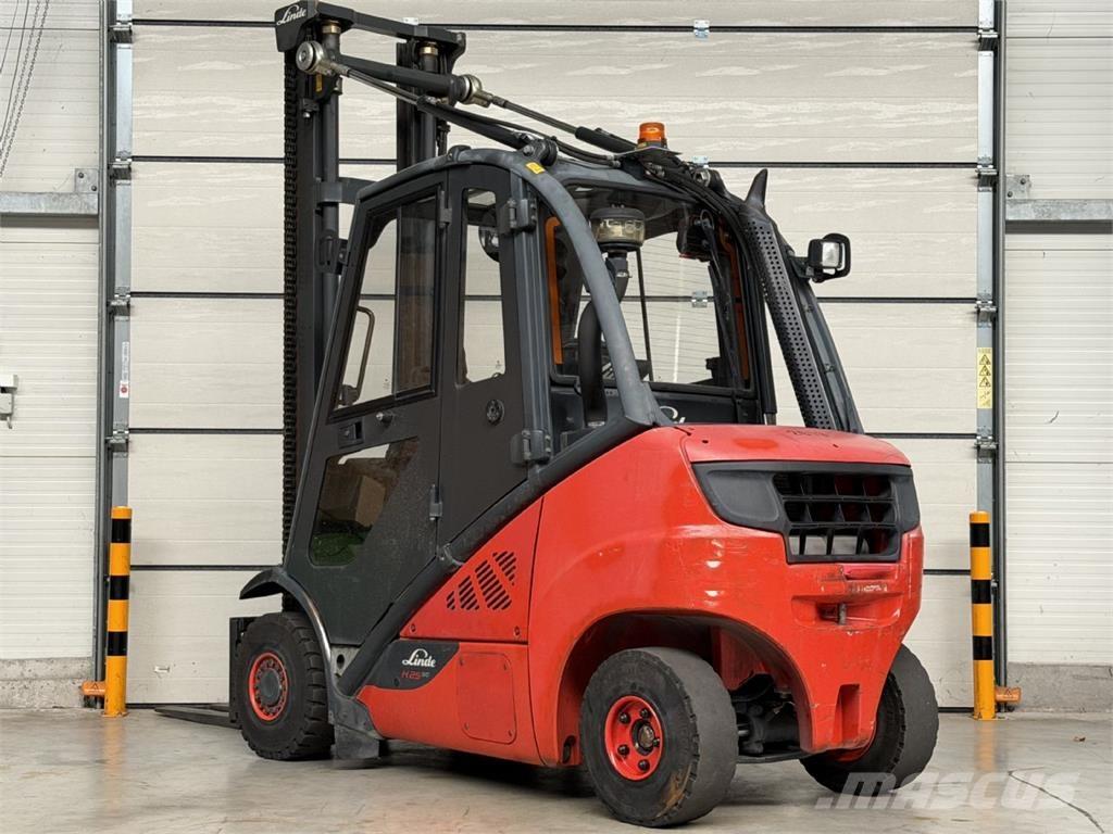 Linde H25D-02 Tehnika ar dīzeļa dzinēju