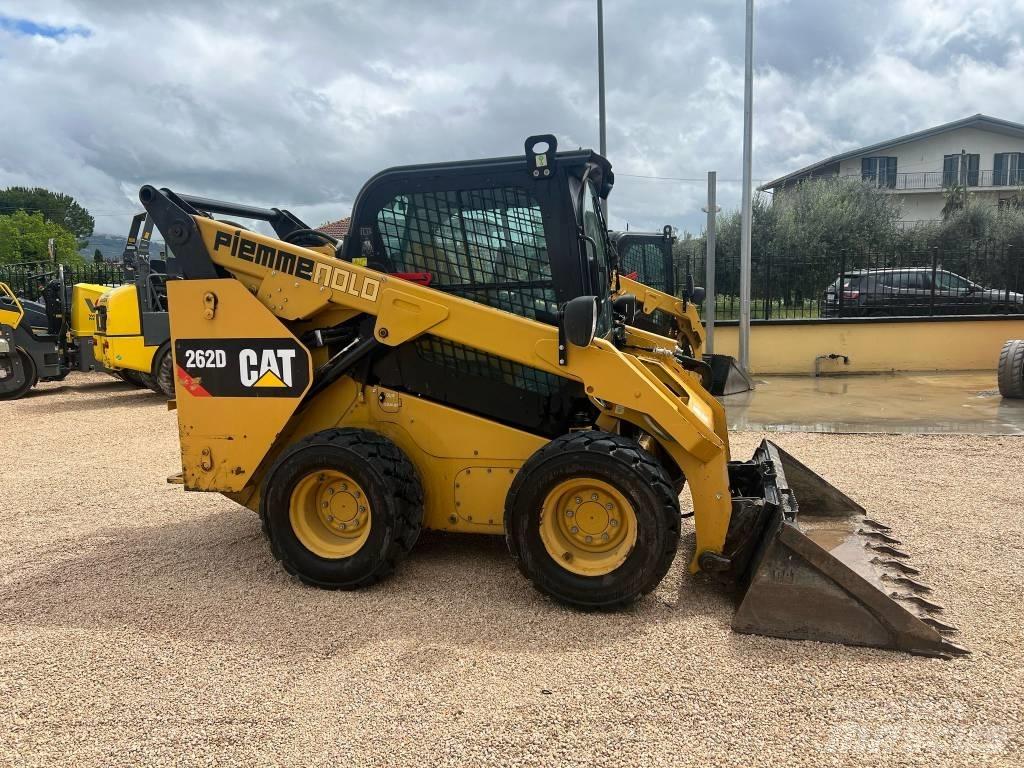 CAT 262 D Lietoti riteņu kompaktiekrāvēji