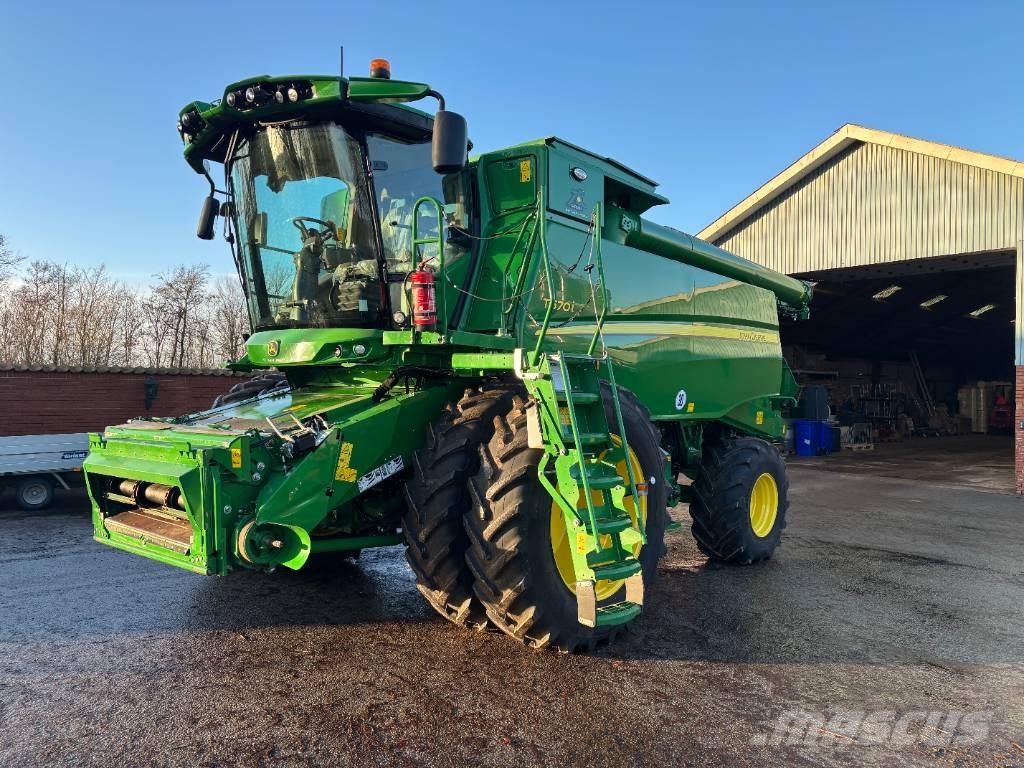 John Deere T670I 4WD Ražas novākšanas kombaini