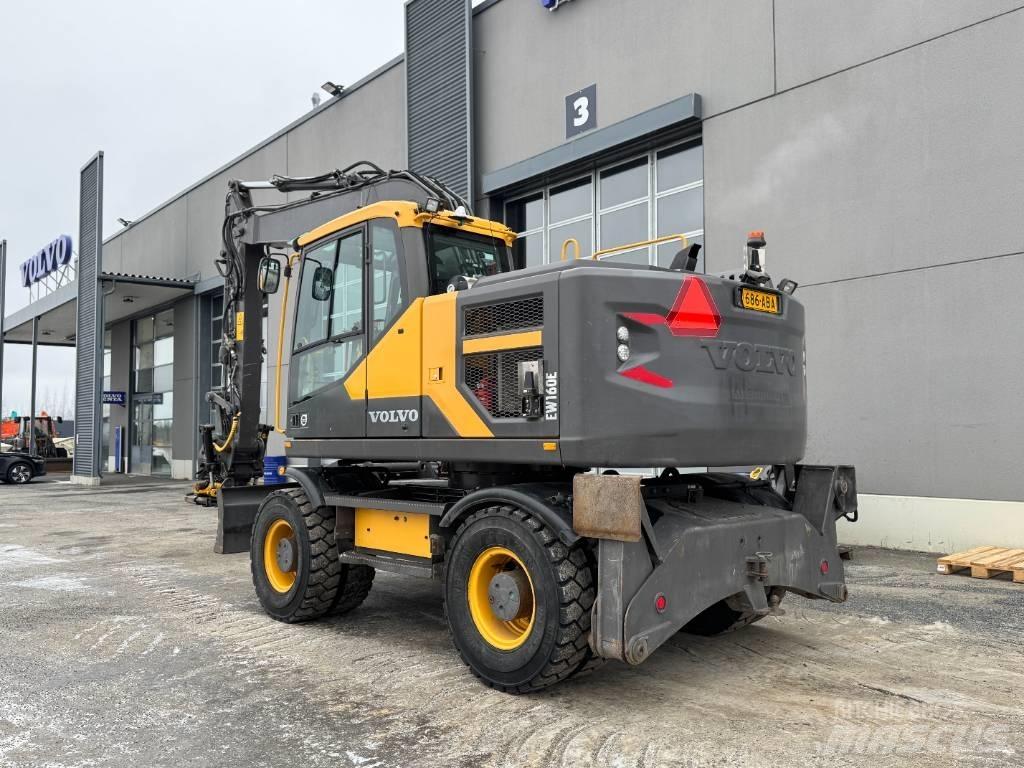 Volvo EW 160 Ekskavatori uz riteņiem