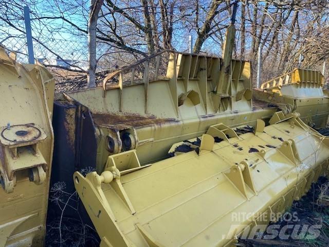 CAT D 8   U-blade Naži
