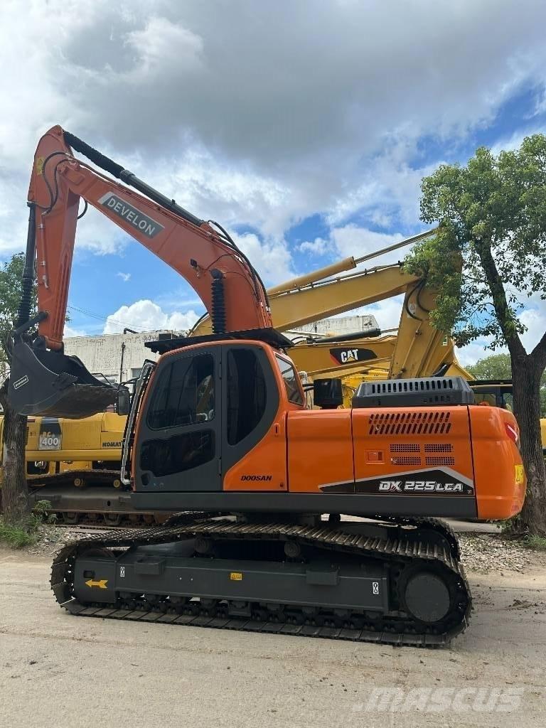 Develon DX 225 LCA Vidēja lieluma ekskavatori 7 t - 12 t
