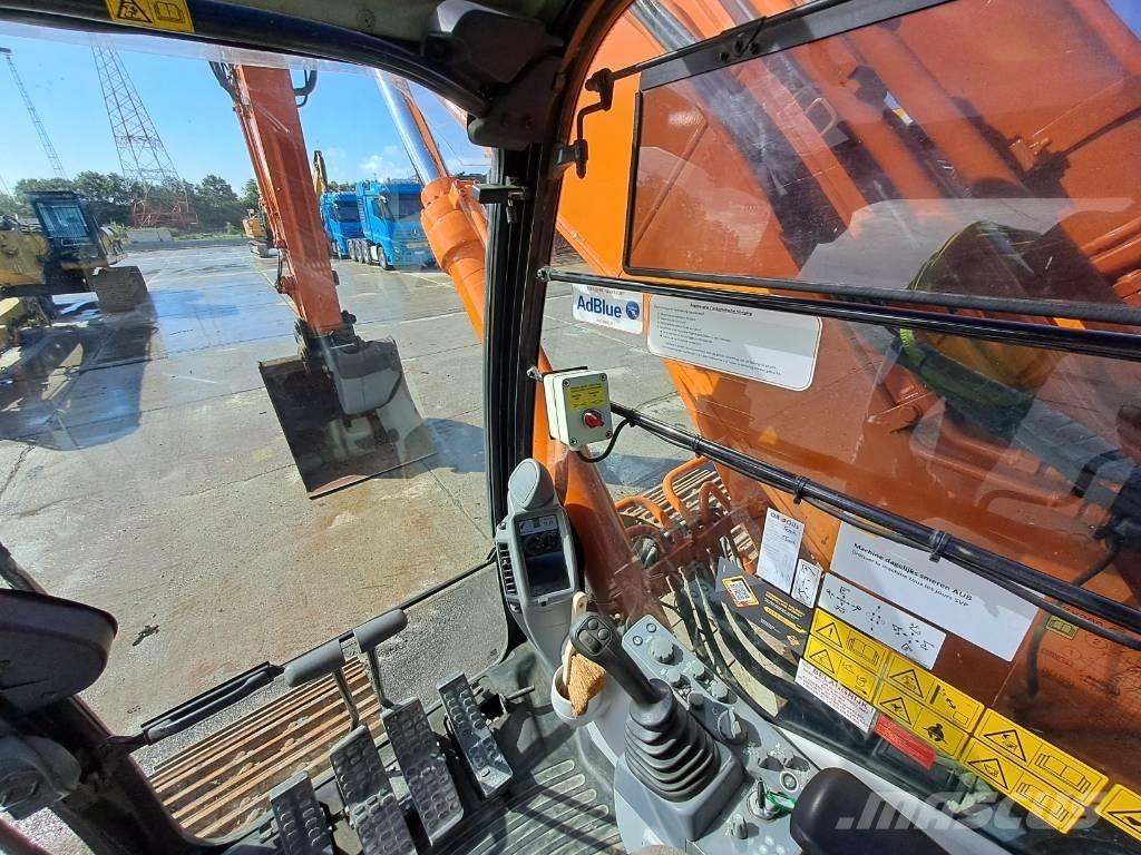 Hitachi ZX300LC-6 Kāpurķēžu ekskavatori