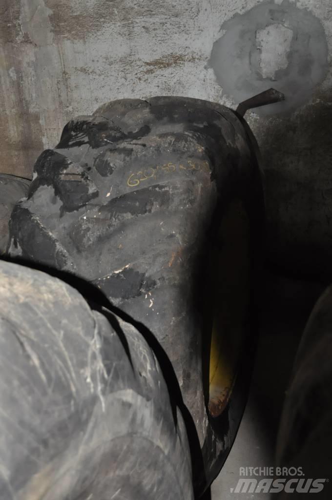 Nokian 620/55x30.5 Riepas, riteņi un diski