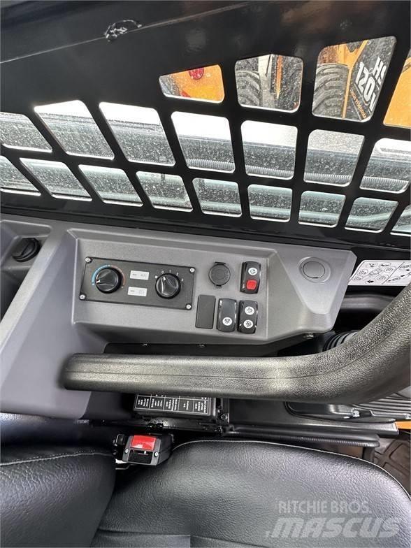 Hyundai HS 120 V Lietoti riteņu kompaktiekrāvēji
