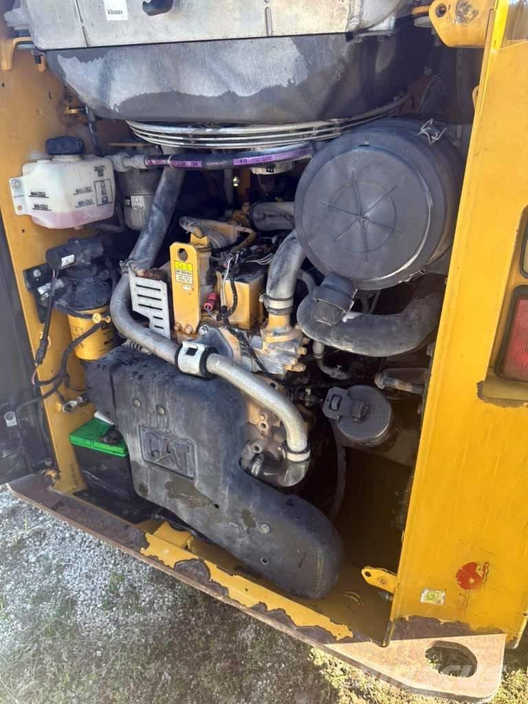 CAT 259 D Lietoti riteņu kompaktiekrāvēji