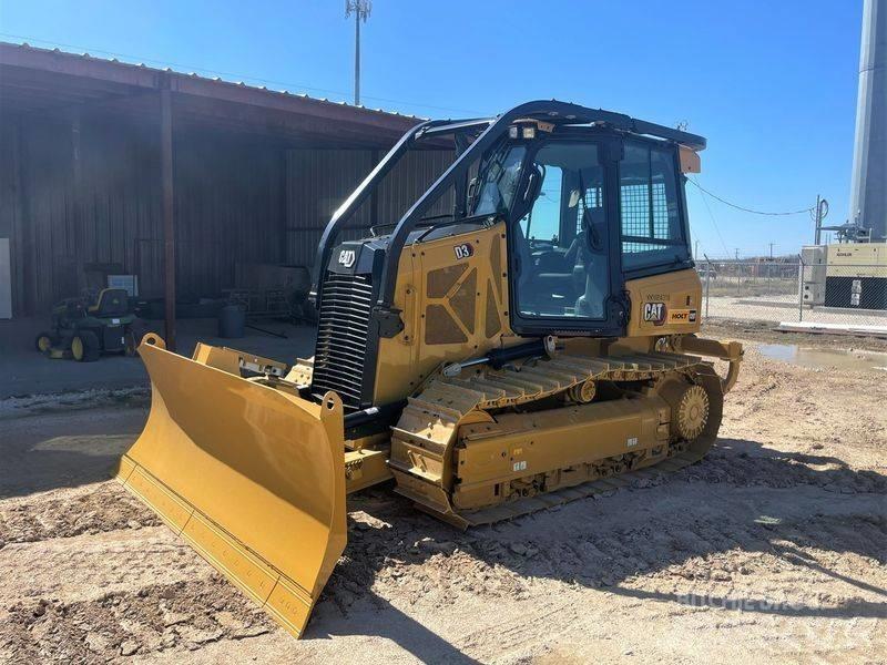 CAT D 3 Kāpurķēžu buldozeri