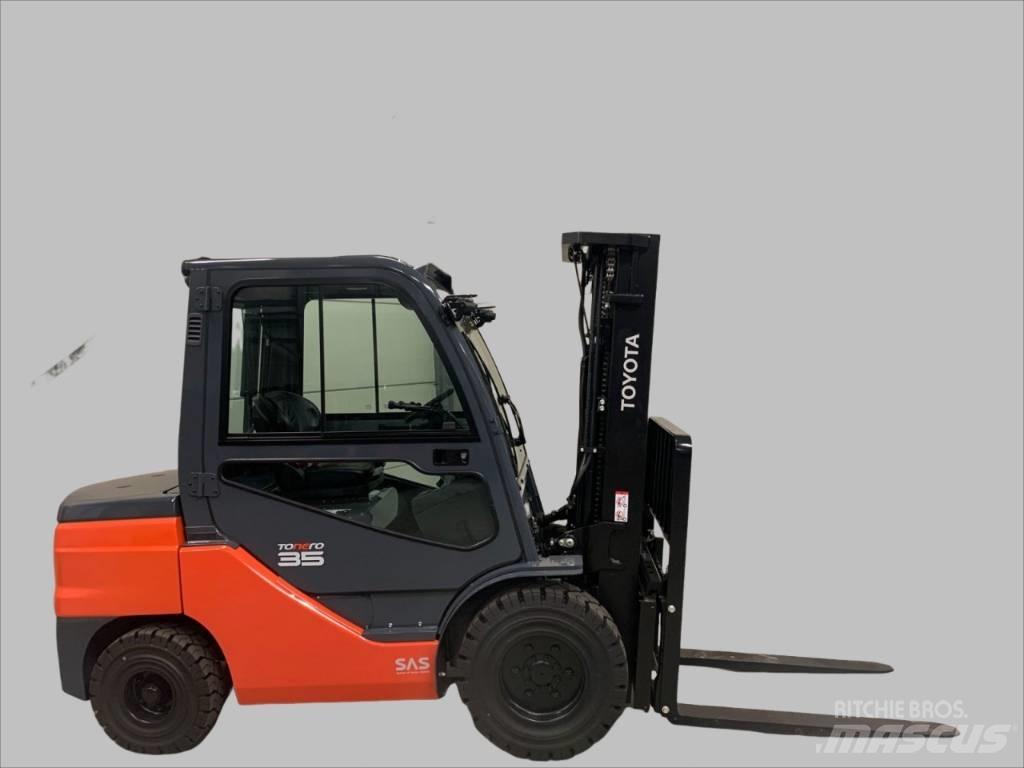 Toyota 52-8 FDJF 35 Tehnika ar dīzeļa dzinēju