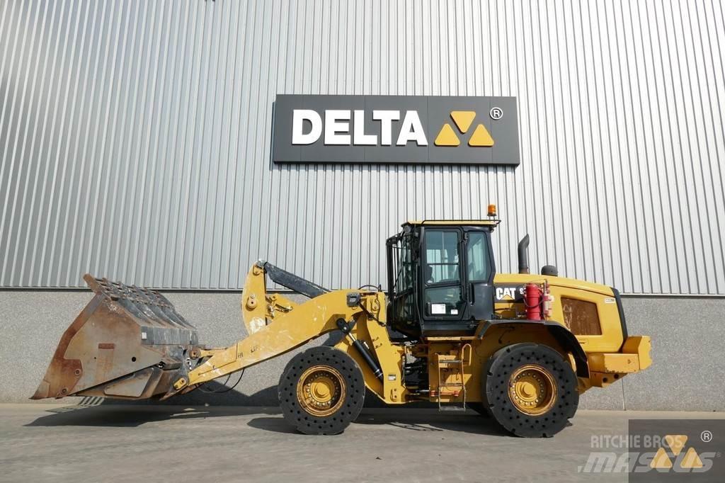 CAT 938M Iekrāvēji uz riteņiem