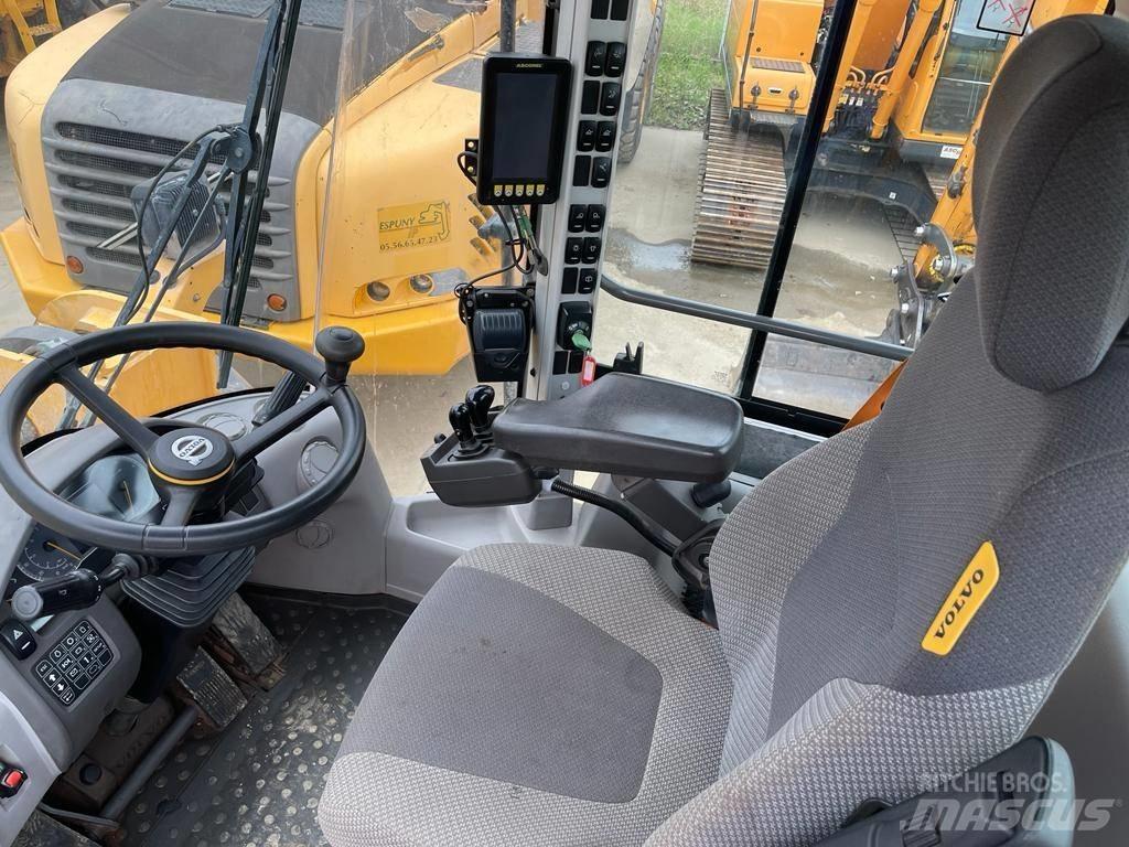 Volvo L 120 H Iekrāvēji uz riteņiem
