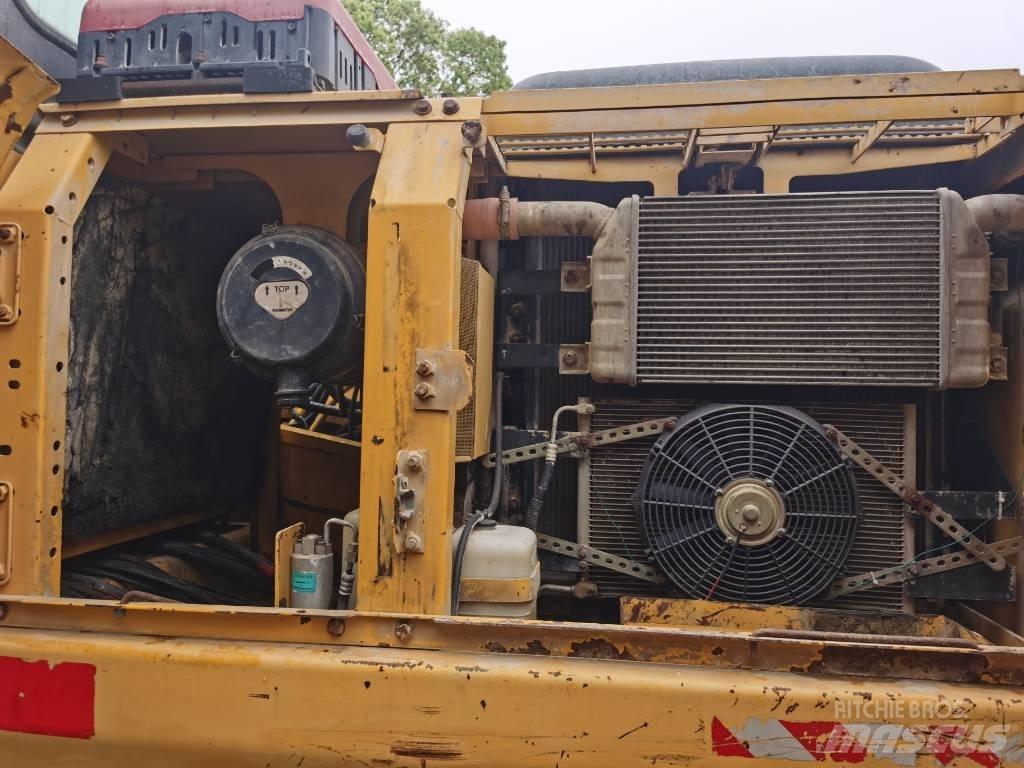 Komatsu PC 200-7 Kāpurķēžu ekskavatori