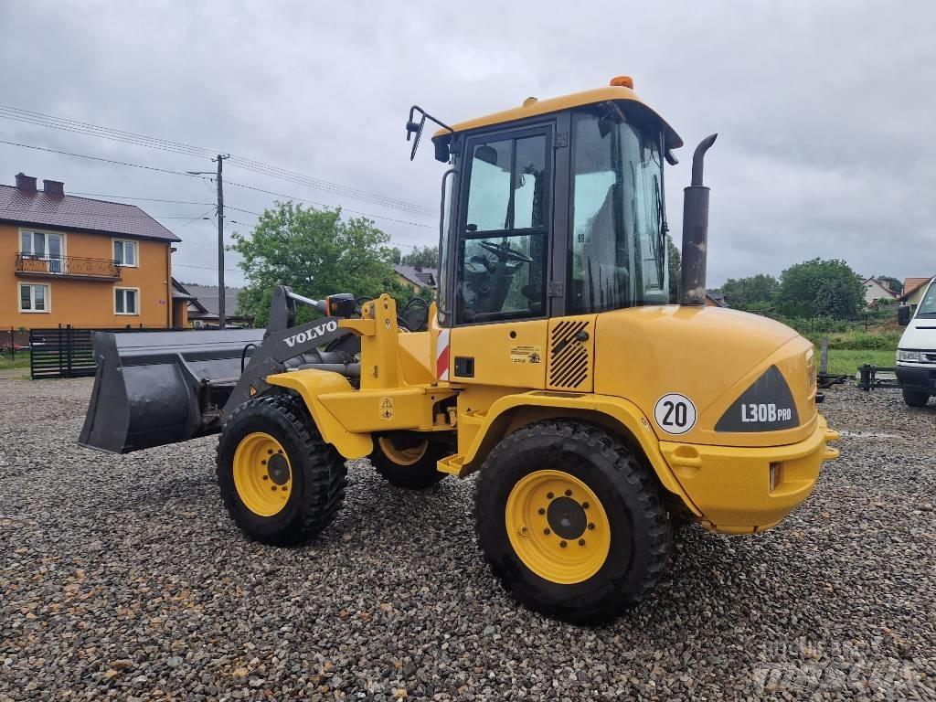 Volvo L 30 Iekrāvēji uz riteņiem