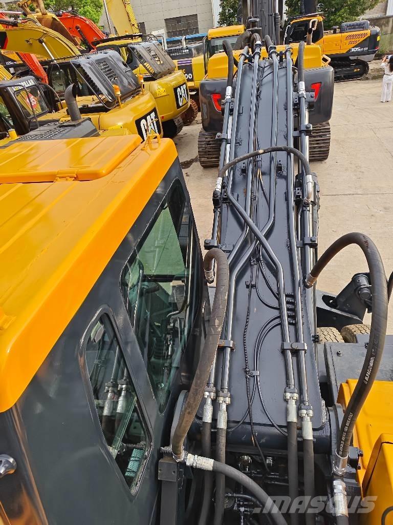 Hyundai R210W-9T Kāpurķēžu ekskavatori