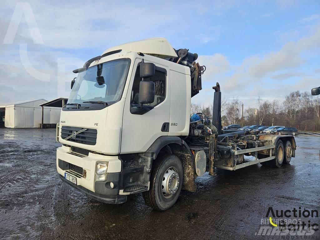 Volvo FE320 Treileri ar āķi