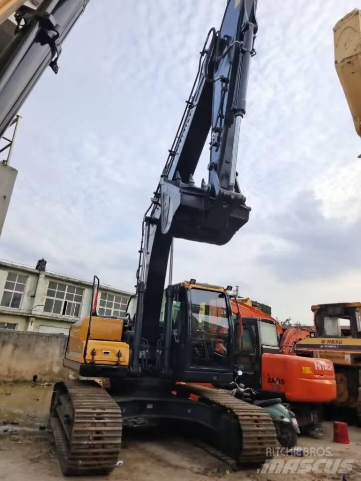 Hyundai 210w-9 Ekskavatori uz riteņiem