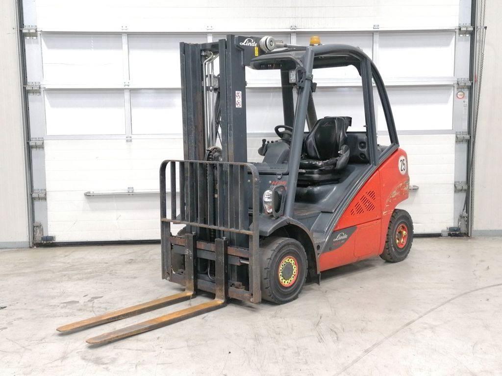 Linde H25D-02 Tehnika ar dīzeļa dzinēju