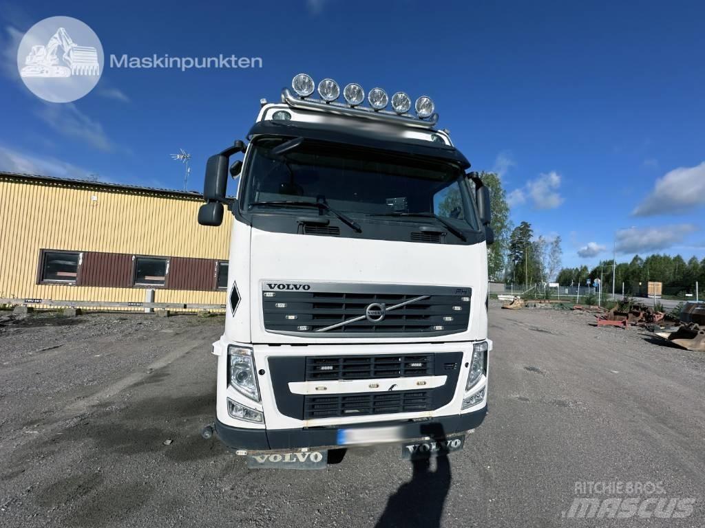 Volvo FH 500 Treileri ar āķi