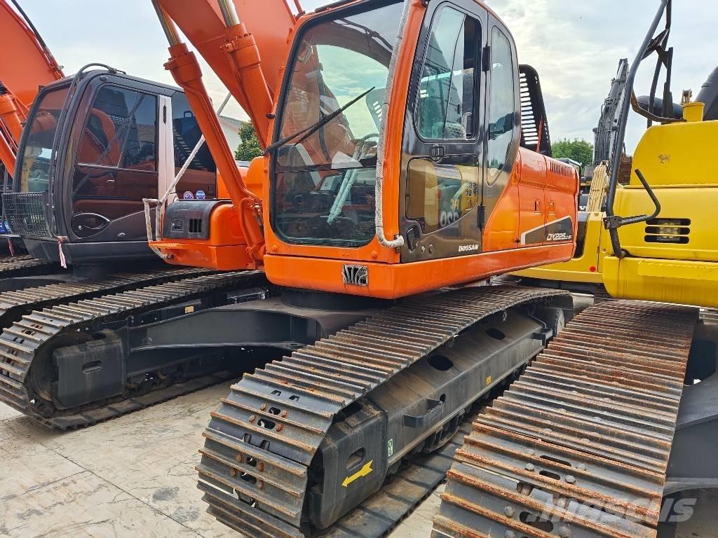 Doosan DX225LC-9C Kāpurķēžu ekskavatori