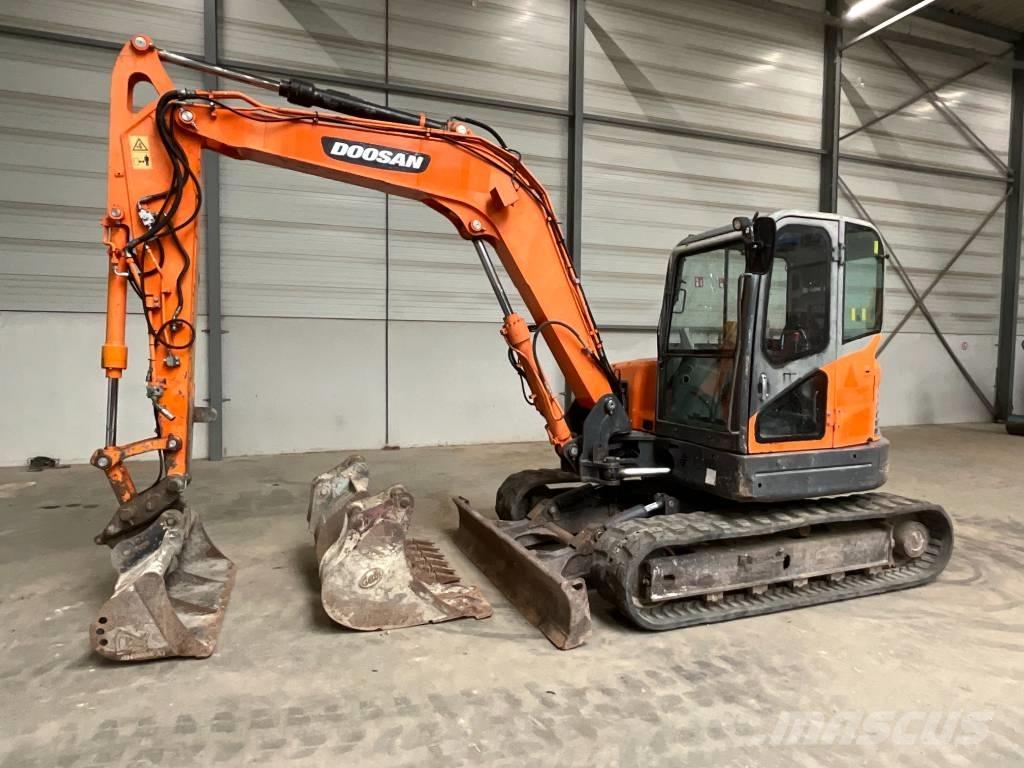 Doosan DX 80 R Vidēja lieluma ekskavatori 7 t - 12 t