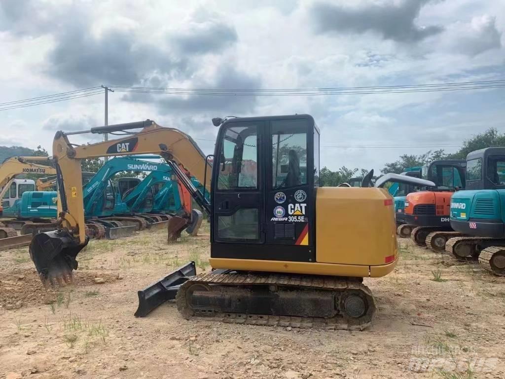 CAT  305.5 Kāpurķēžu ekskavatori