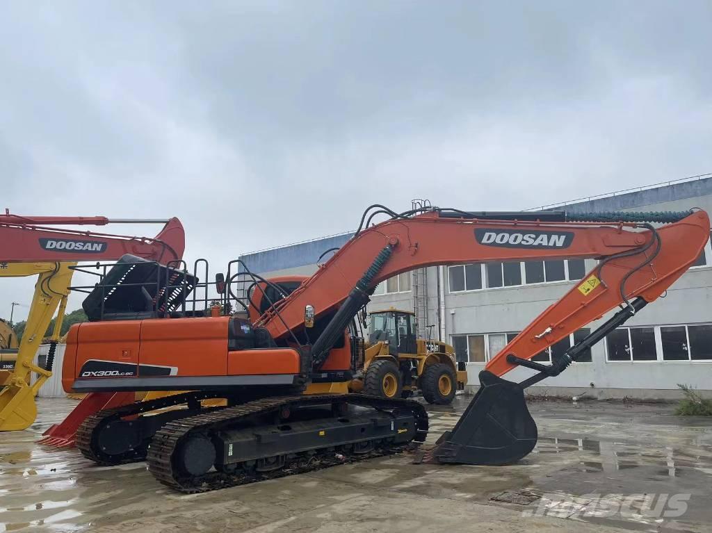 Doosan DX 300 LC Kāpurķēžu ekskavatori
