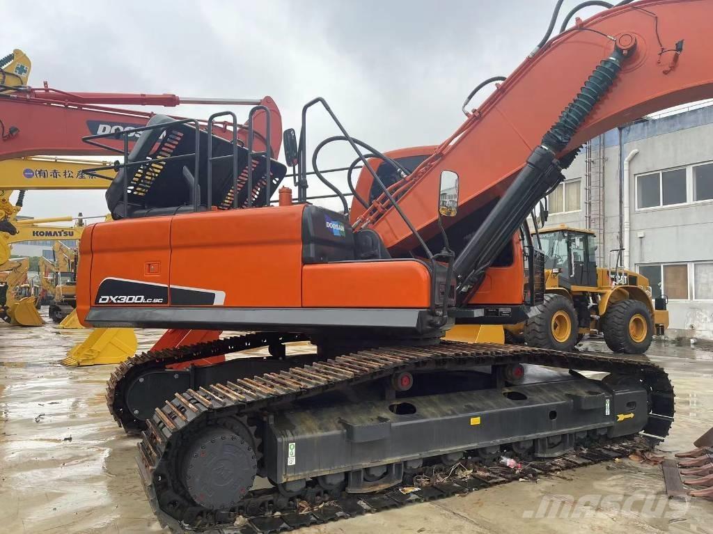Doosan DX 300 LC Kāpurķēžu ekskavatori