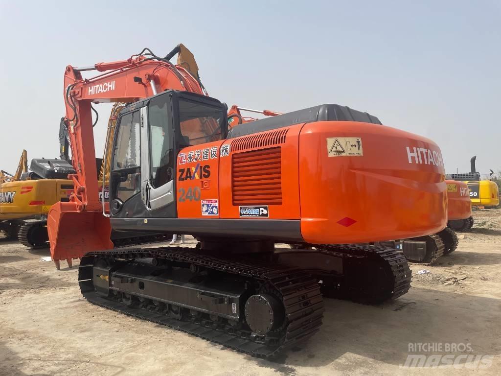 Hitachi ZX 240 Kāpurķēžu ekskavatori