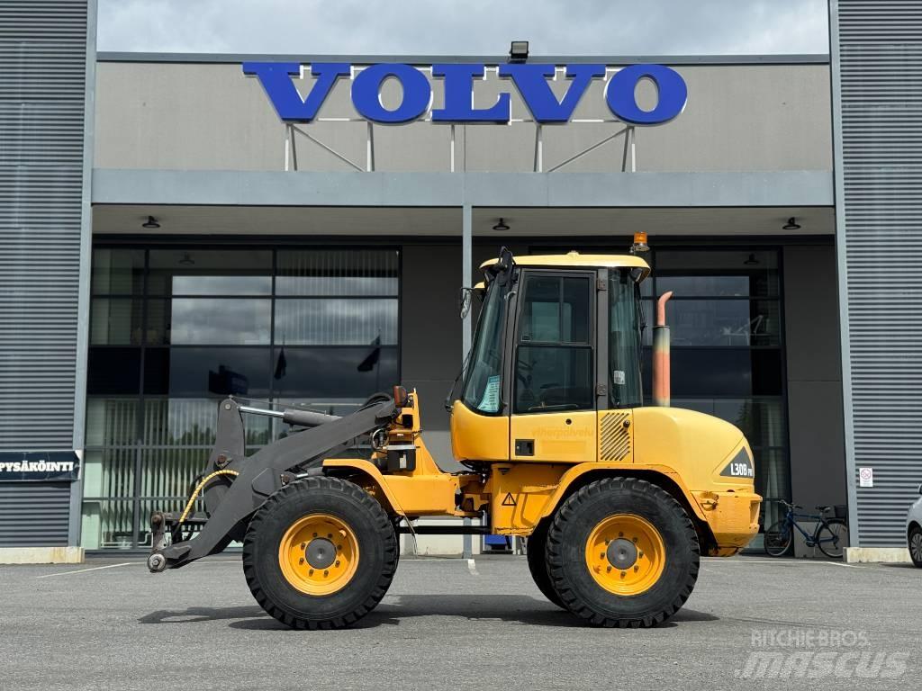 Volvo L 30 B Iekrāvēji uz riteņiem