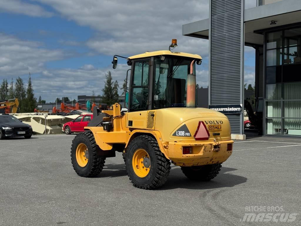 Volvo L 30 B Iekrāvēji uz riteņiem