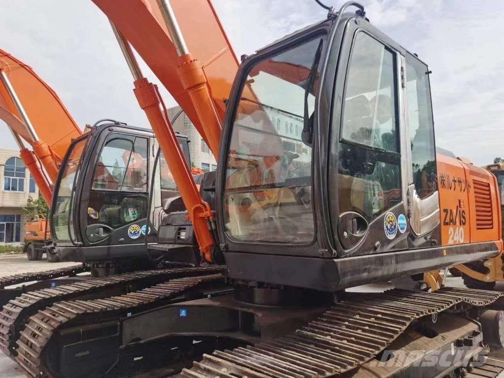 Hitachi ZX 240 Kāpurķēžu ekskavatori