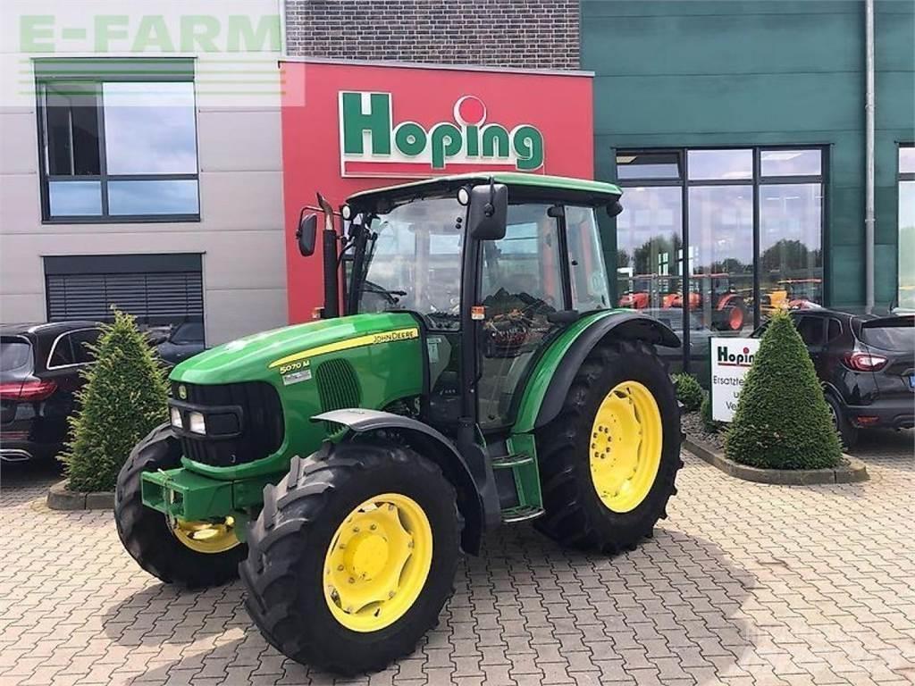 John Deere 5070 m Traktori