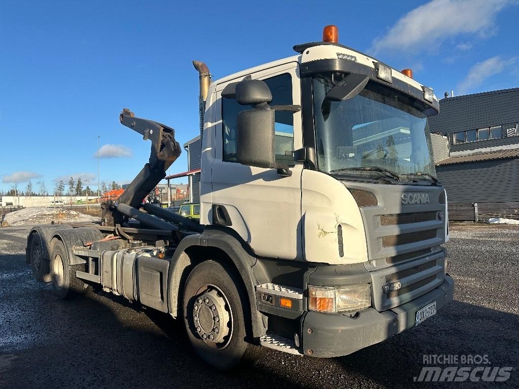 Scania P420 Treileri ar āķi