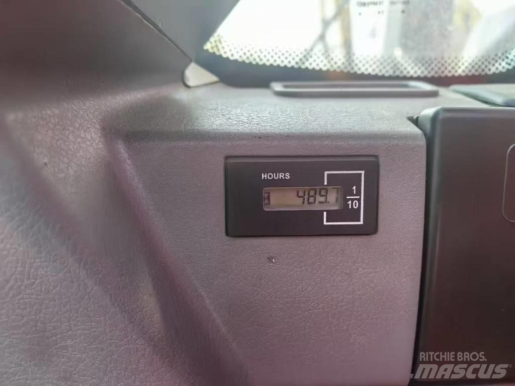 Doosan DX 225 LC Kāpurķēžu ekskavatori