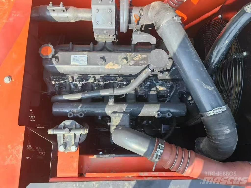 Doosan DX 225 LC Kāpurķēžu ekskavatori
