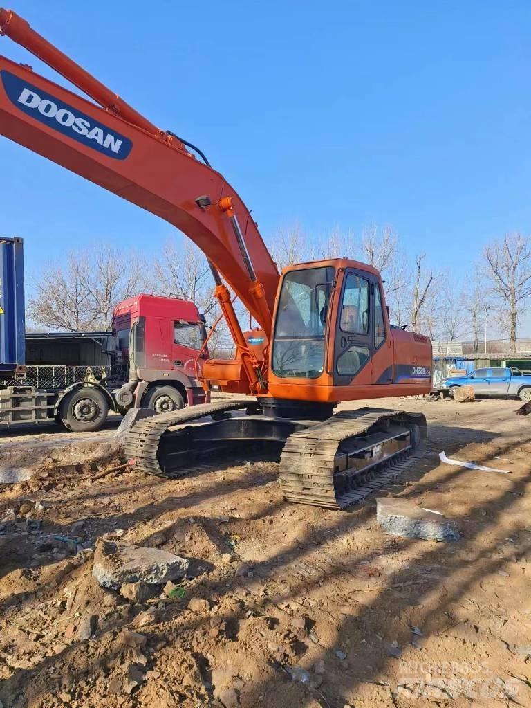 Doosan DH225LC-7 Kāpurķēžu ekskavatori
