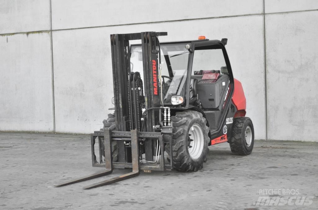 Manitou MC 30-4 Tehnika ar dīzeļa dzinēju