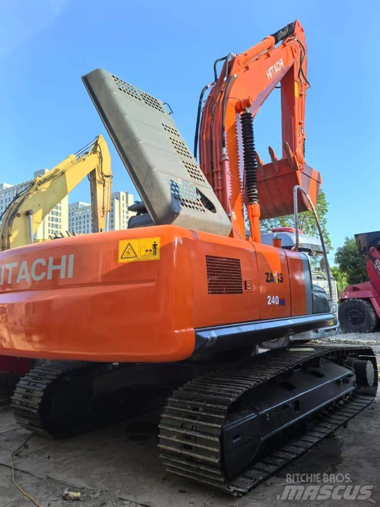Hitachi ZX 240-3 Kāpurķēžu ekskavatori