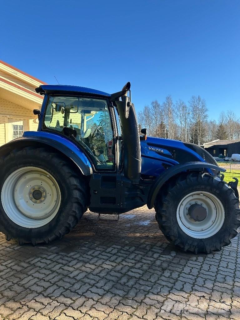 Valtra T234 VERSU Traktori