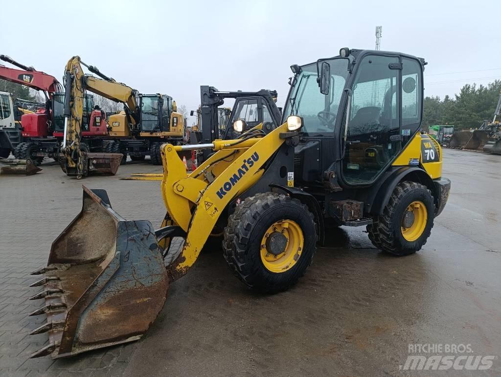 Komatsu WA70-7 Iekrāvēji uz riteņiem
