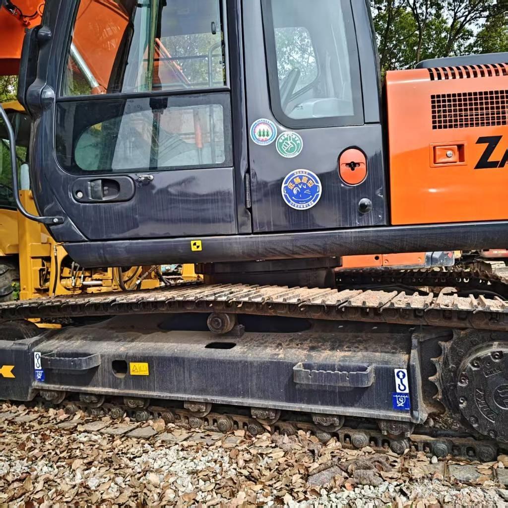 Hitachi ZX 120 Kāpurķēžu ekskavatori