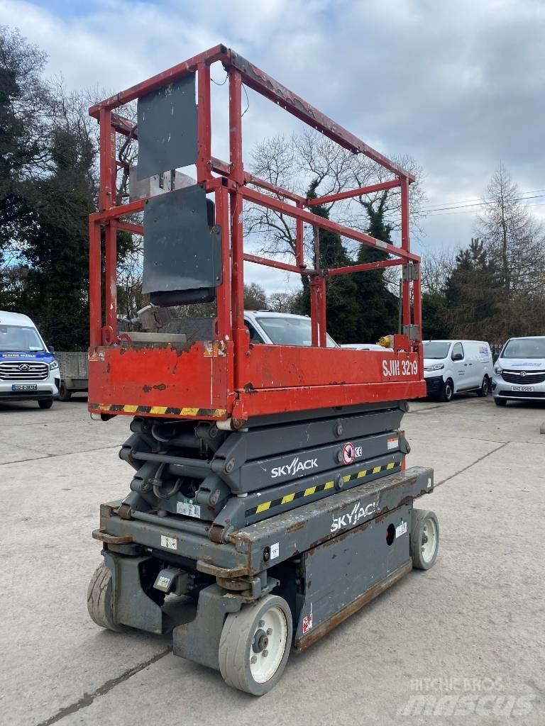 SkyJack SJ 3219 Šķerveida pacēlāji