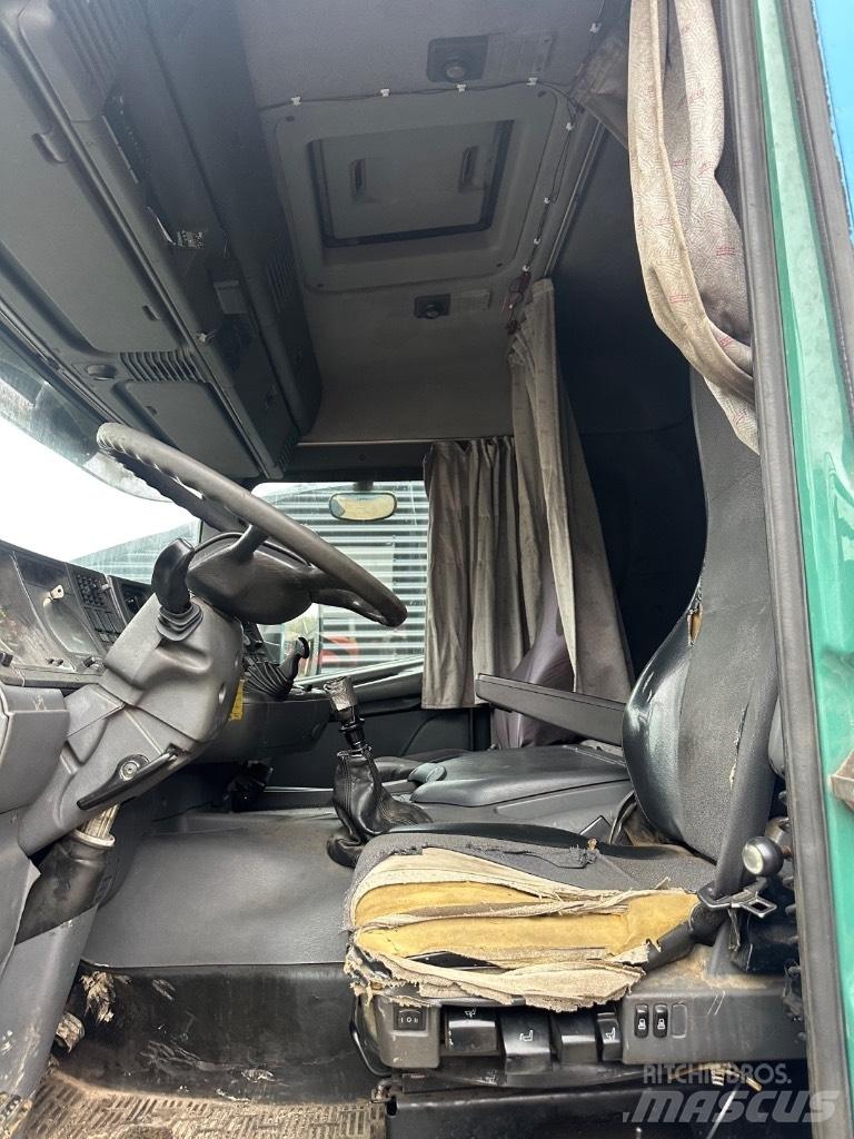 Scania 124 Treileri ar āķi