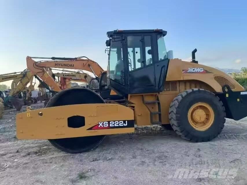 XCMG XS 222 J Vienvalča grunts veltņi
