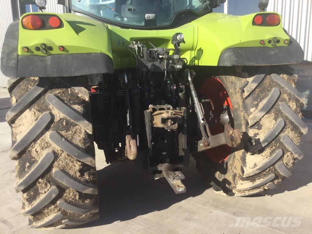 CLAAS ARION 620 Traktori