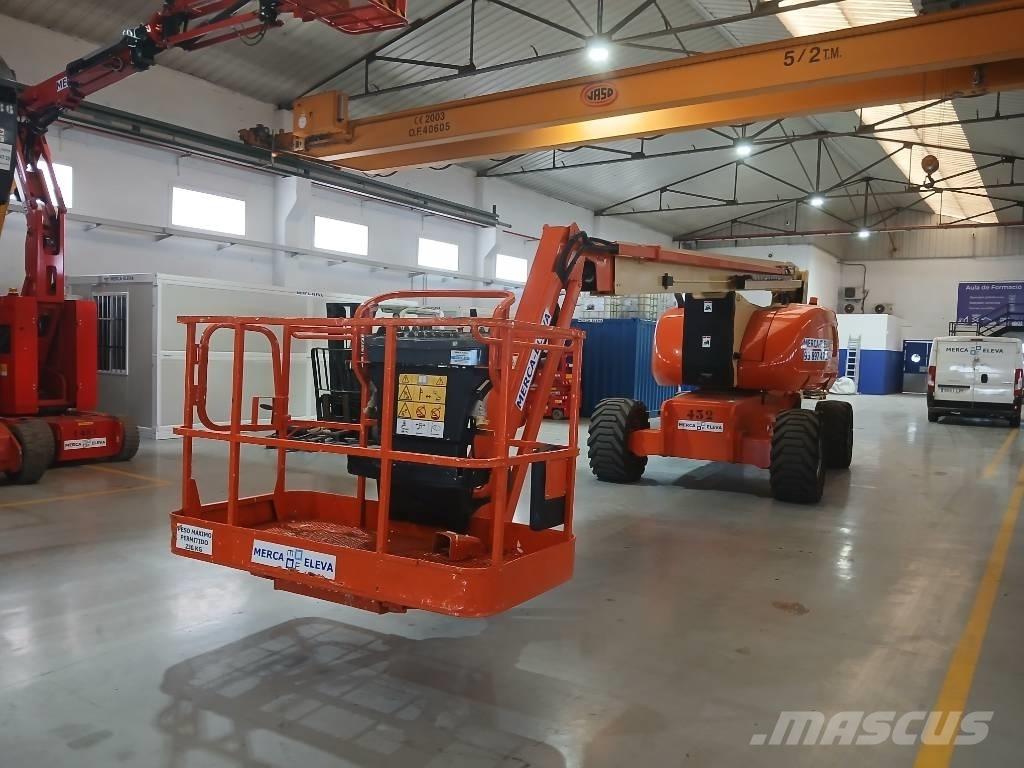 JLG 800 AJ Strēles pacēlāji